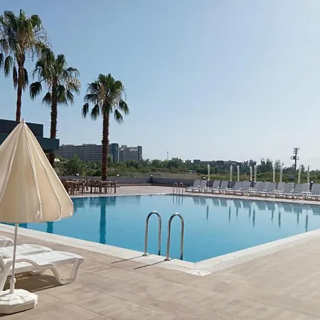 Laristone Aparthotel *