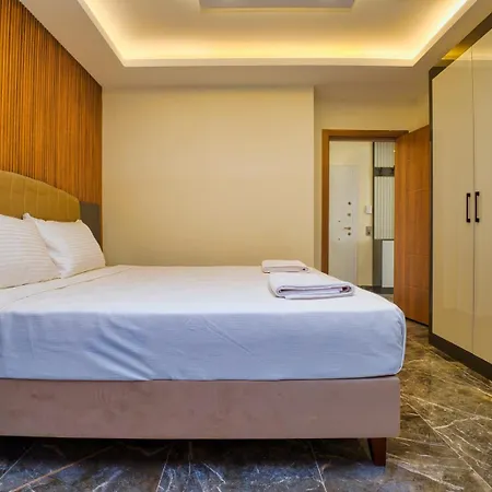 Laristone Aparthotel *