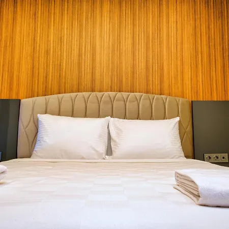 Laristone Aparthotel *
